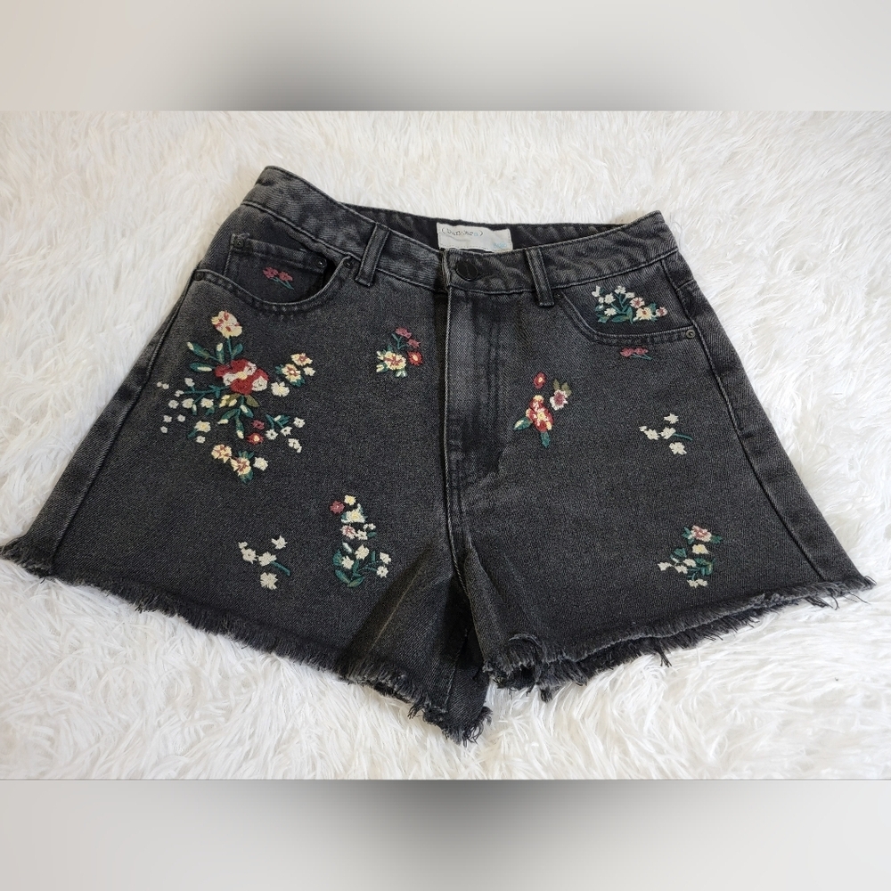 Banjara Womens Floral Embroidered Black Denim Shorts Size 26